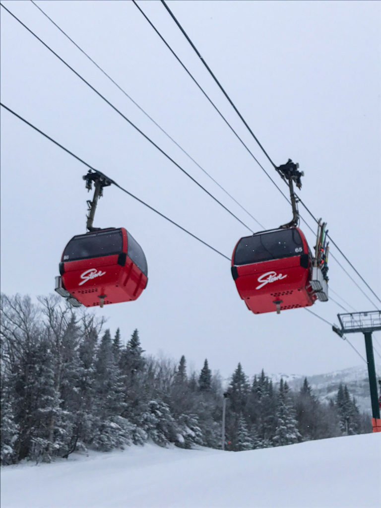 gondolas-stowe-ski-resort-vermont