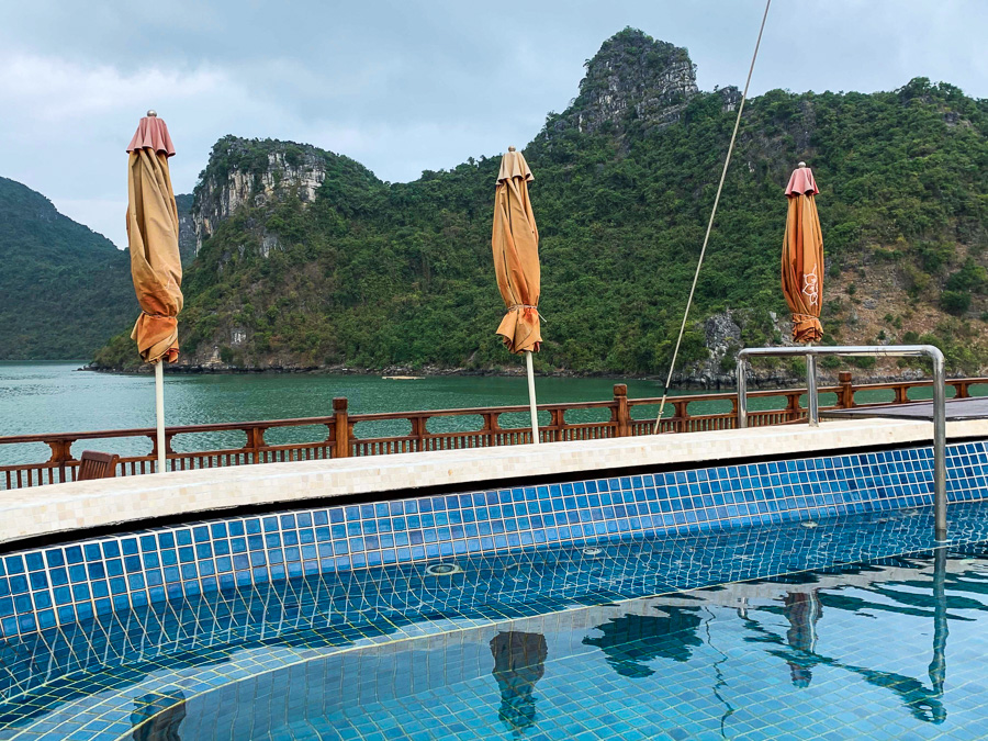 pool-heritage-line-lan-ha-bay-vietnam