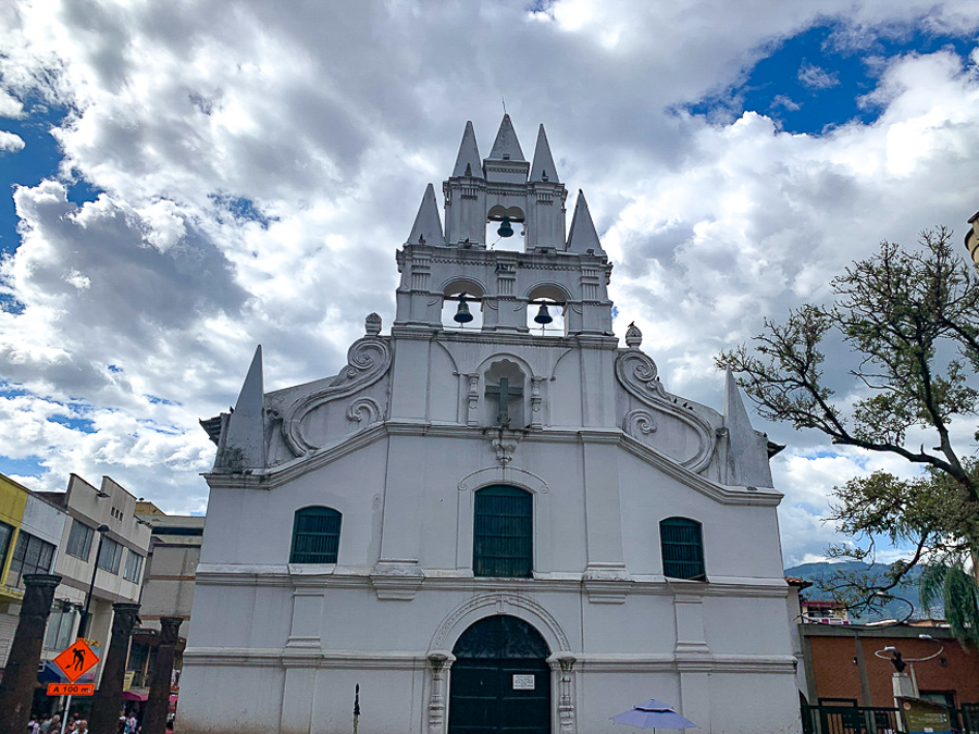veracruz-church-medellin-colombia